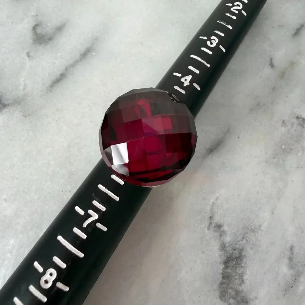 Huge Red / Deep Fuchsia Fun Statement Cocktail ring - 5.25 - Picture 15 of 16